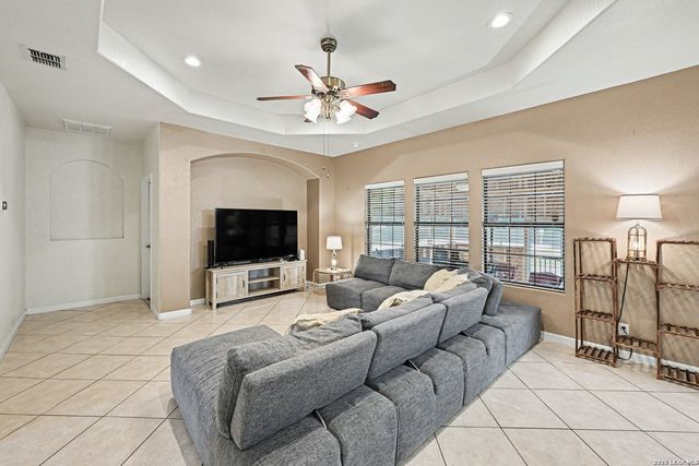 15014 Becker Bnd, San Antonio, TX 78253