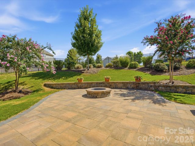 1001 Vettura Court, Waxhaw, NC 28173