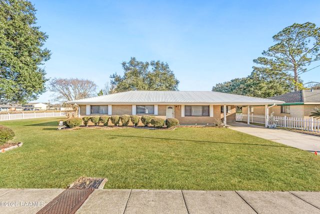 118 Cypress Island Highway, St. Martinville, LA 70582