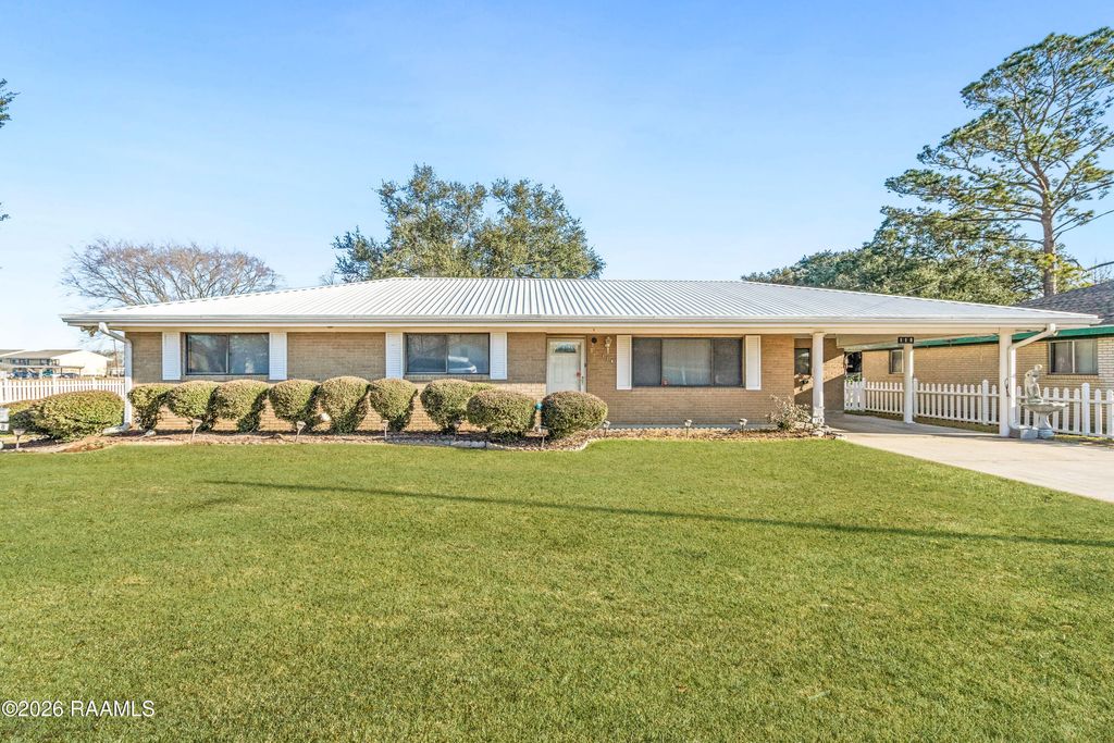 118 Cypress Island Highway, St. Martinville, LA 70582