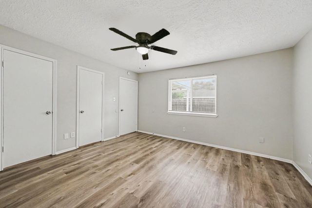 2710 Village Circle Drive, Katy, TX 77493