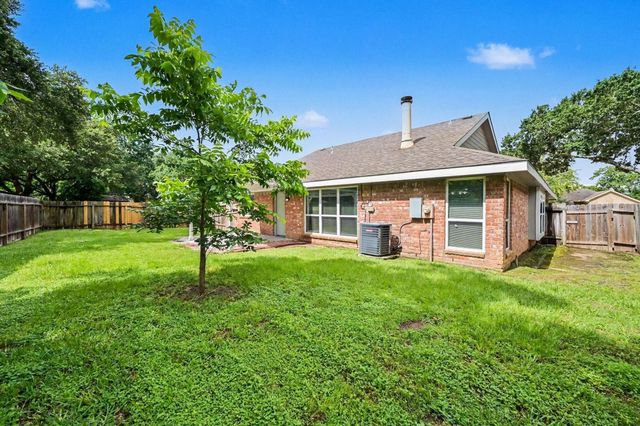 2710 Village Circle Drive, Katy, TX 77493