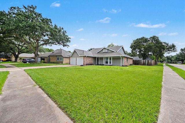 2710 Village Circle Drive, Katy, TX 77493