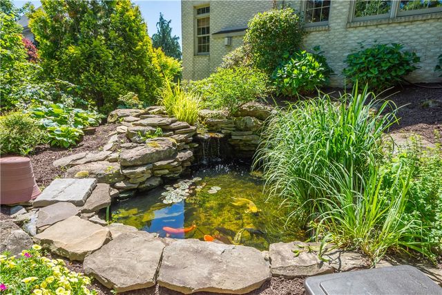 109 Windermere Ct, Peters Twp, PA 15317
