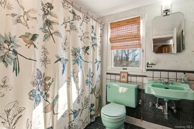 8 Old Wood Road, Stony Brook, NY 11790