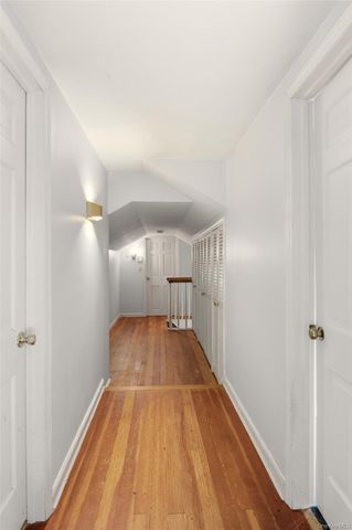 8 Old Wood Road, Stony Brook, NY 11790