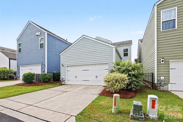 808 Lyndon Station Drive, Pineville, NC 28134