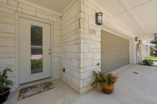 205 Birch Oak LN, Georgetown, TX 78628