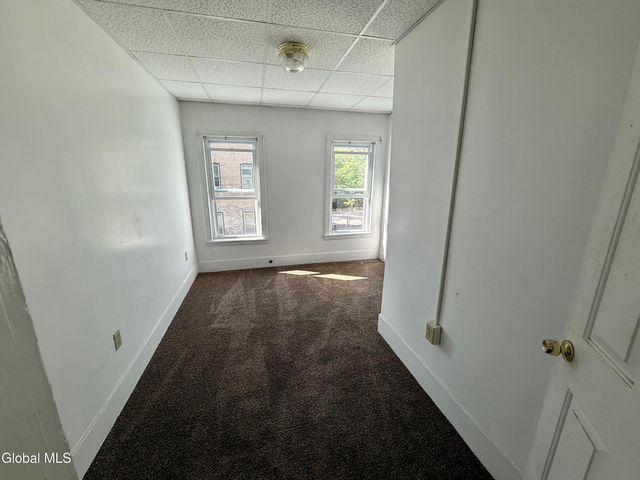 5 Hewitt Street, Amsterdam, NY 12010