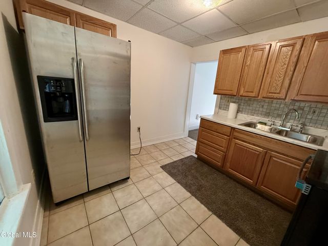 5 Hewitt Street, Amsterdam, NY 12010