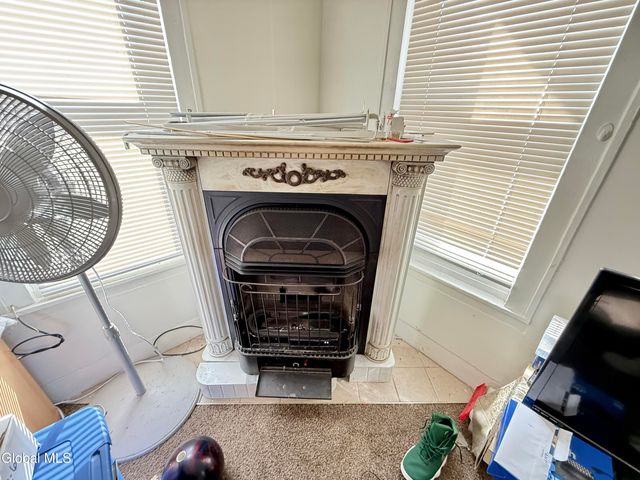 5 Hewitt Street, Amsterdam, NY 12010