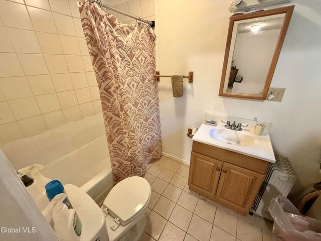 5 Hewitt Street, Amsterdam, NY 12010