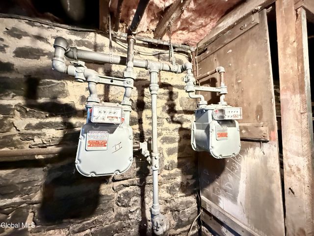 5 Hewitt Street, Amsterdam, NY 12010