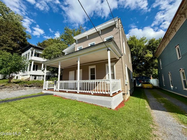 5 Hewitt Street, Amsterdam, NY 12010