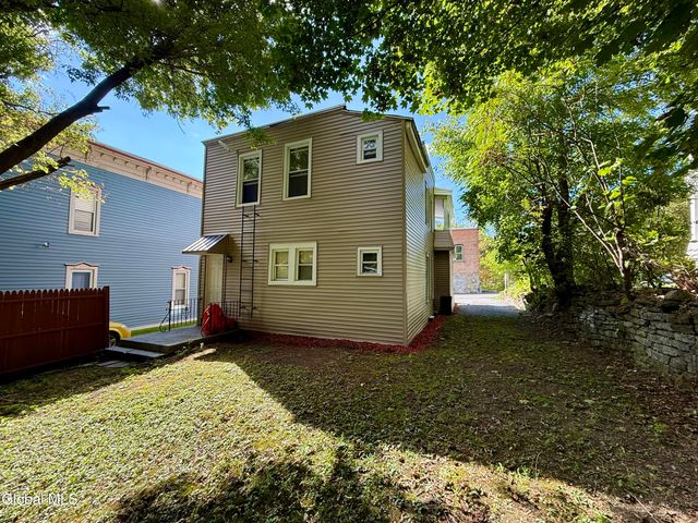 5 Hewitt Street, Amsterdam, NY 12010