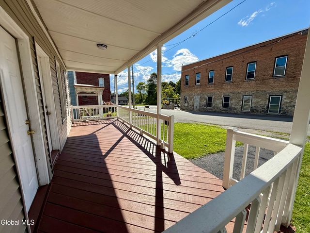 5 Hewitt Street, Amsterdam, NY 12010