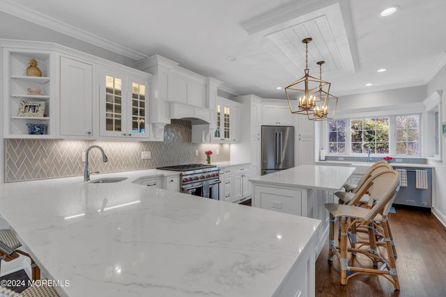 43 Old Squan Road, Manasquan, NJ 08736