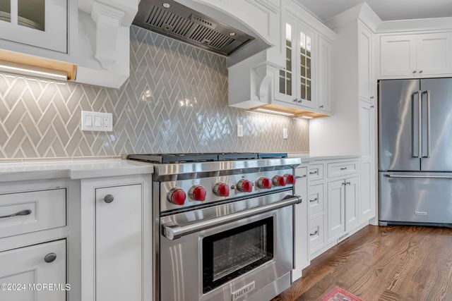 43 Old Squan Road, Manasquan, NJ 08736