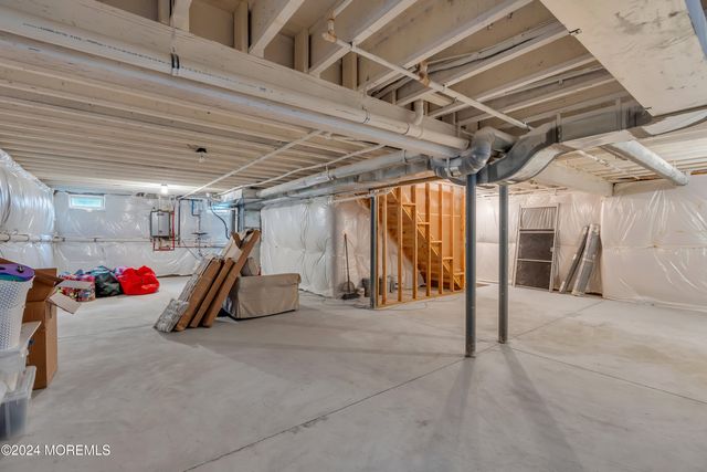 43 Old Squan Road, Manasquan, NJ 08736