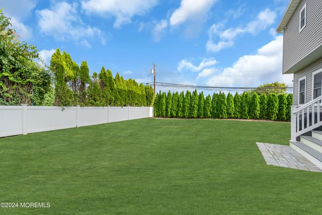 43 Old Squan Road, Manasquan, NJ 08736