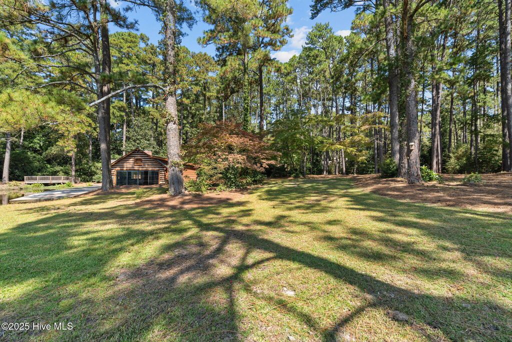 Image 15 of property listing at 75 Apawamis Circle, Pinehurst, NC 28374