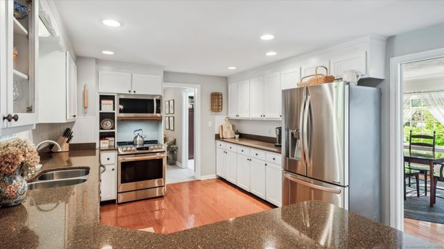 77 Blue Ridge Drive, Simsbury, CT 06070