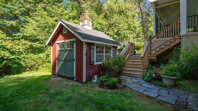 77 Blue Ridge Drive, Simsbury, CT 06070