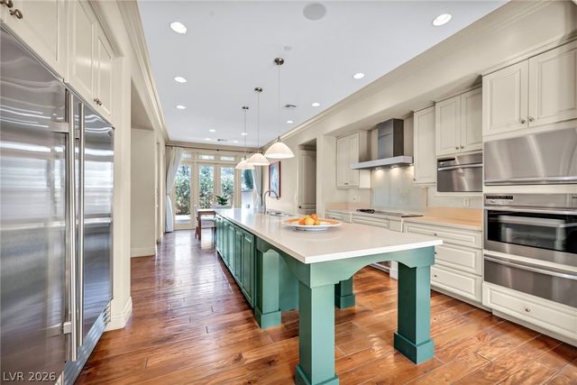 7 Costa Del Sol Court, Henderson, NV 89011