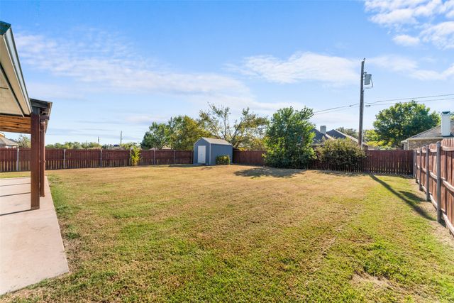 132 Birdsong Lane, Terrell, TX 75160