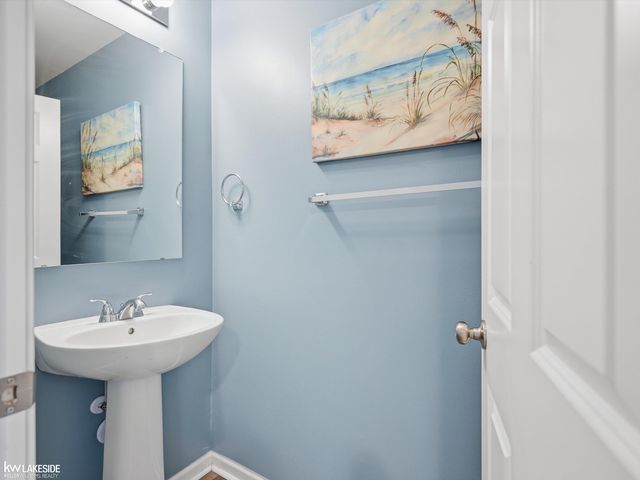 58235 Pembrooke Ave Avenue, New Haven, MI 48048