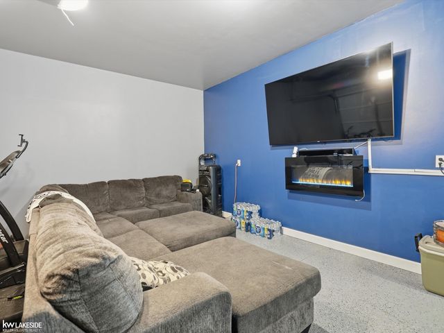 58235 Pembrooke Ave Avenue, New Haven, MI 48048
