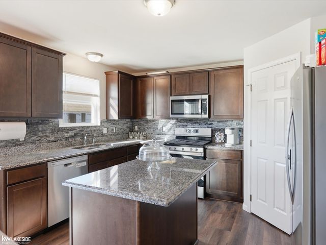 58235 Pembrooke Ave Avenue, New Haven, MI 48048
