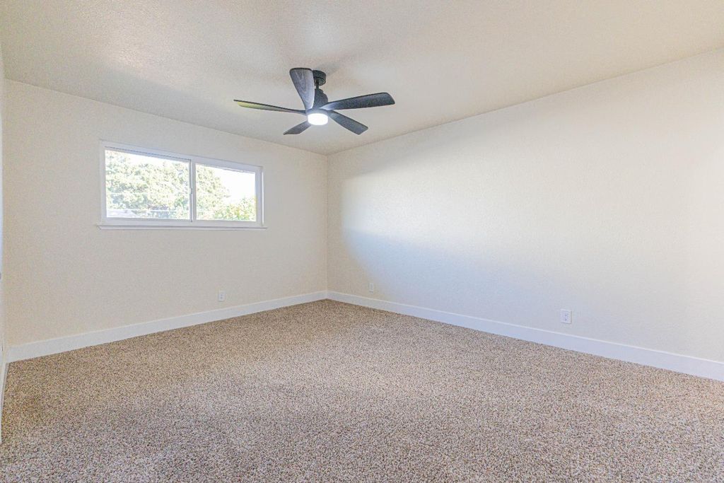 Image 13 of property listing at 4914 N Sequoia Drive # 101, Fresno, CA 93705