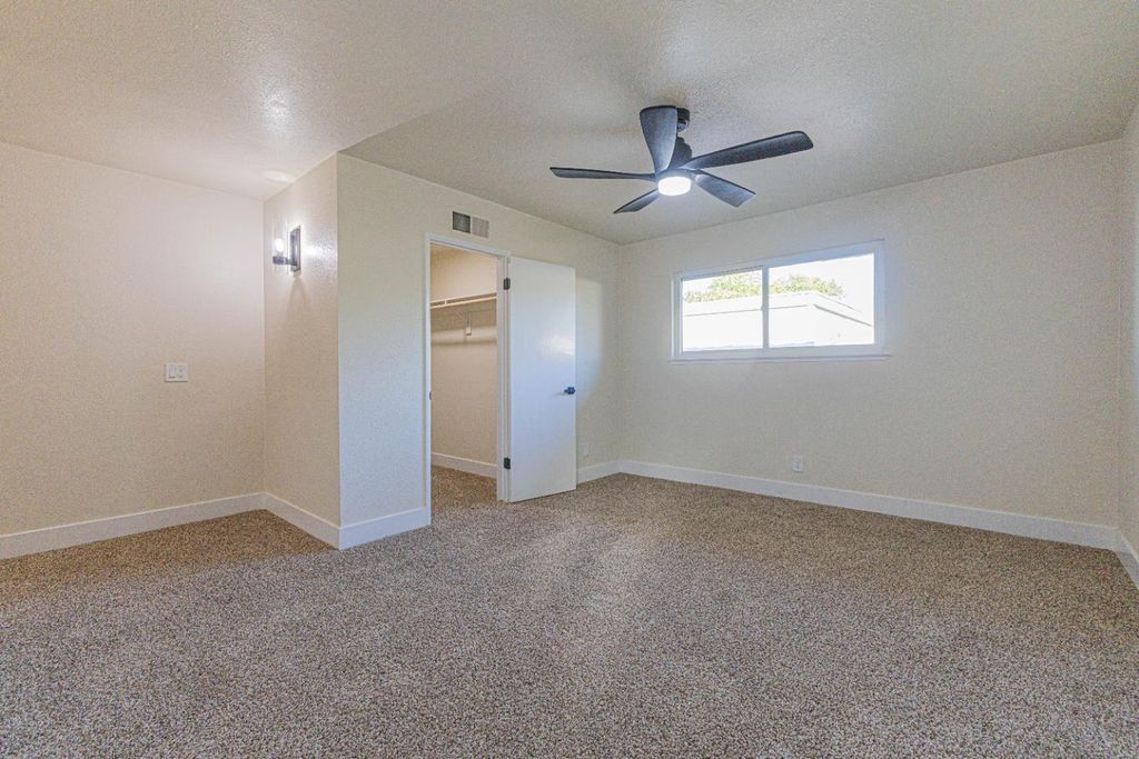 Image 15 of property listing at 4914 N Sequoia Drive # 101, Fresno, CA 93705