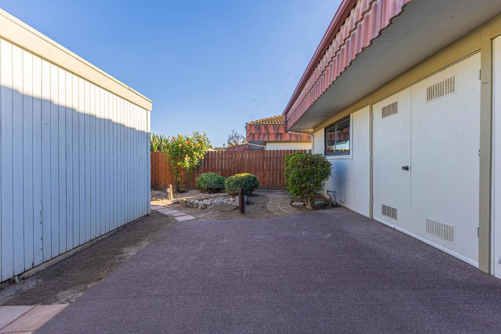 Image 21 of property listing at 4914 N Sequoia Drive # 101, Fresno, CA 93705