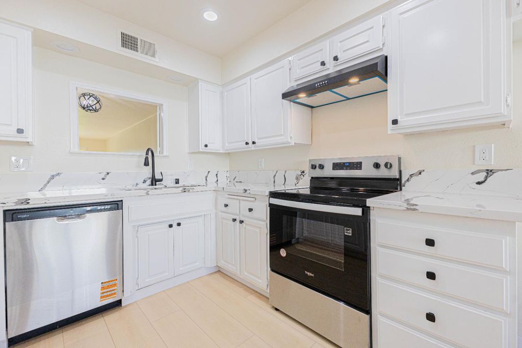 Image 7 of property listing at 4914 N Sequoia Drive # 101, Fresno, CA 93705