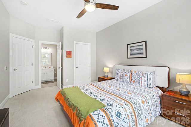 10913 Knight Castle Drive, Charlotte, NC 28277