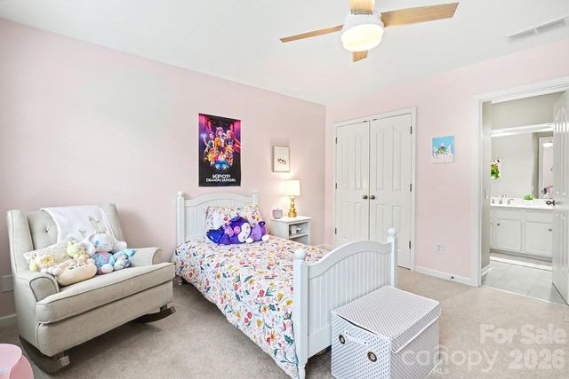 10913 Knight Castle Drive, Charlotte, NC 28277