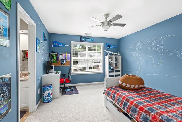 10913 Knight Castle Drive, Charlotte, NC 28277