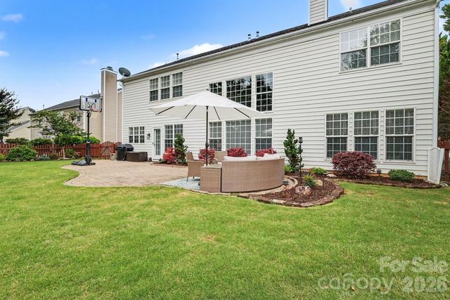 10913 Knight Castle Drive, Charlotte, NC 28277