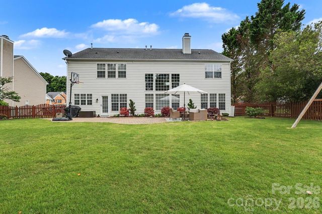 10913 Knight Castle Drive, Charlotte, NC 28277