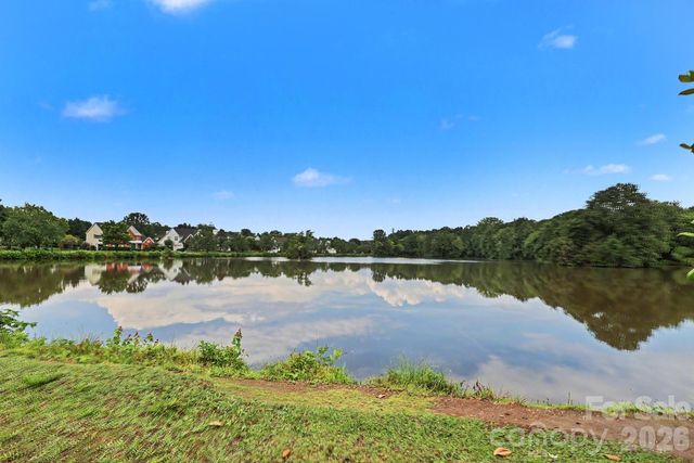 10913 Knight Castle Drive, Charlotte, NC 28277