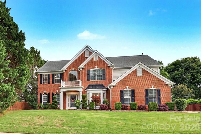10913 Knight Castle Drive, Charlotte, NC 28277