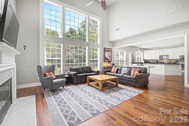 10913 Knight Castle Drive, Charlotte, NC 28277