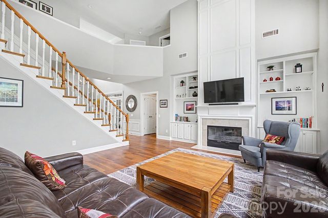 10913 Knight Castle Drive, Charlotte, NC 28277