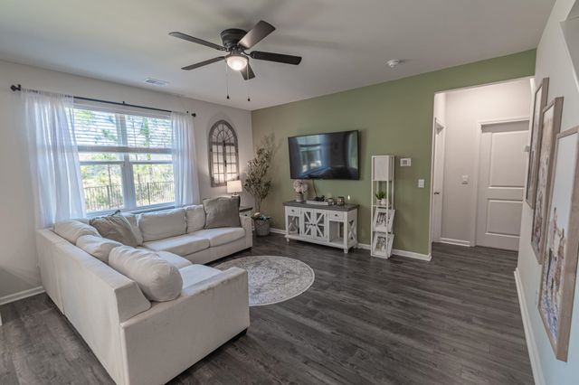 2280 Blackthorn Dr., Conway, SC 29526