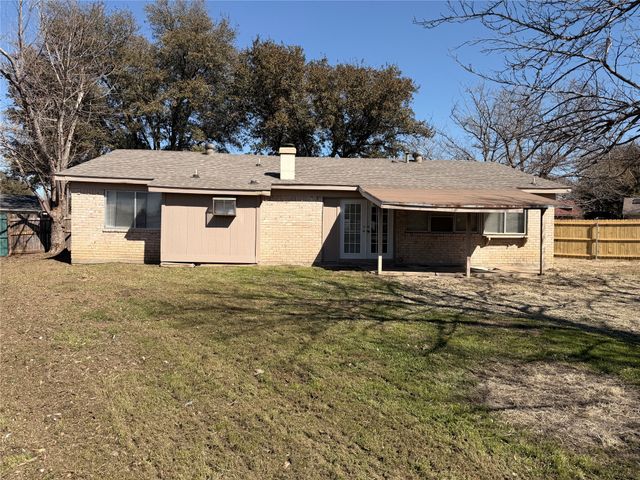 200 Pebblebrook Street, Arlington, TX 76014