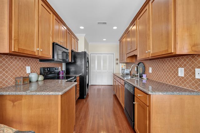 6 Ingram Ct, Lebanon, TN 37087