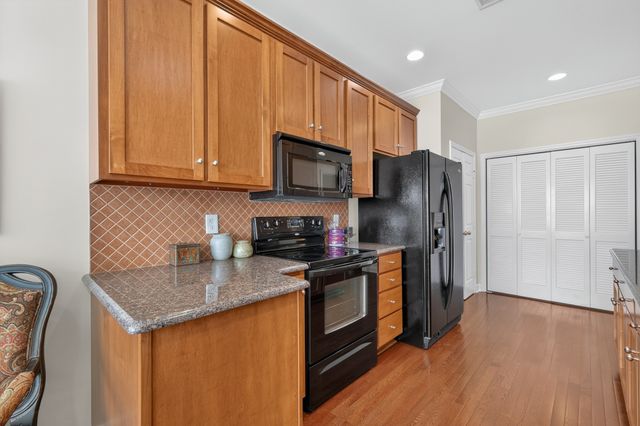 6 Ingram Ct, Lebanon, TN 37087