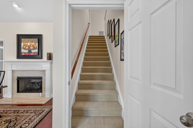 6 Ingram Ct, Lebanon, TN 37087